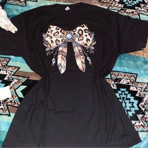 Black T-Shirt with Leopard Bow and Feather Design
